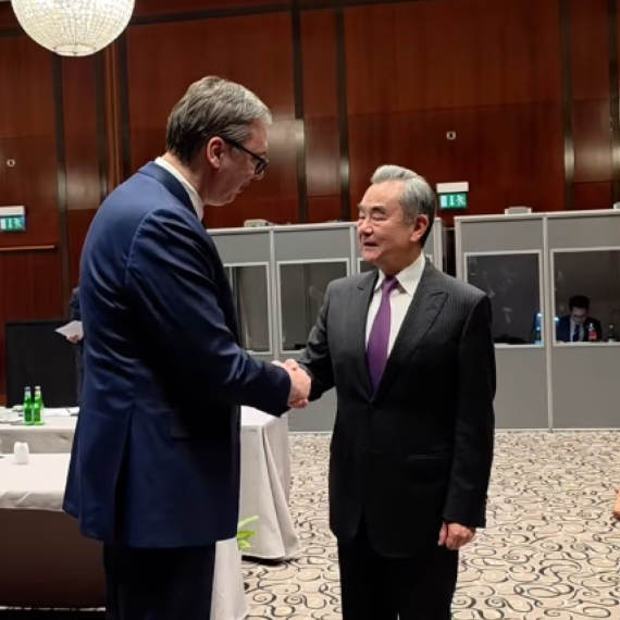 Vučić u Mihnenu sa Vang Jiem: Srbija ostaje pouzdan partner Kine u Evropi VIDEO