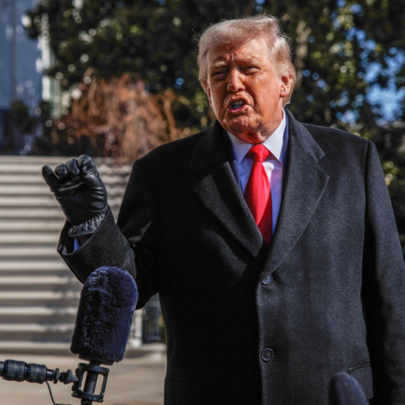 Tramp se obratio vojnicima: "Ponekad je potrebno pokazati snagu"