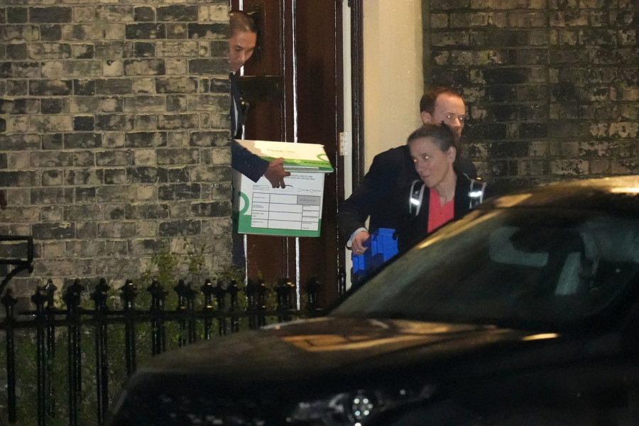 Tajna veza? Ambasador slao govor pedofilu pre obraćanja javnosti