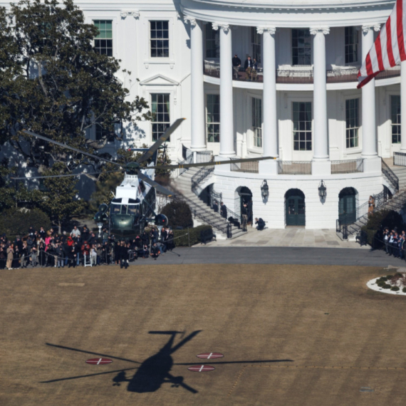 Najluđa čestitka za Dan zaljubljenih dolazi iz Bele kuće: "Osvojio si mi srce" FOTO