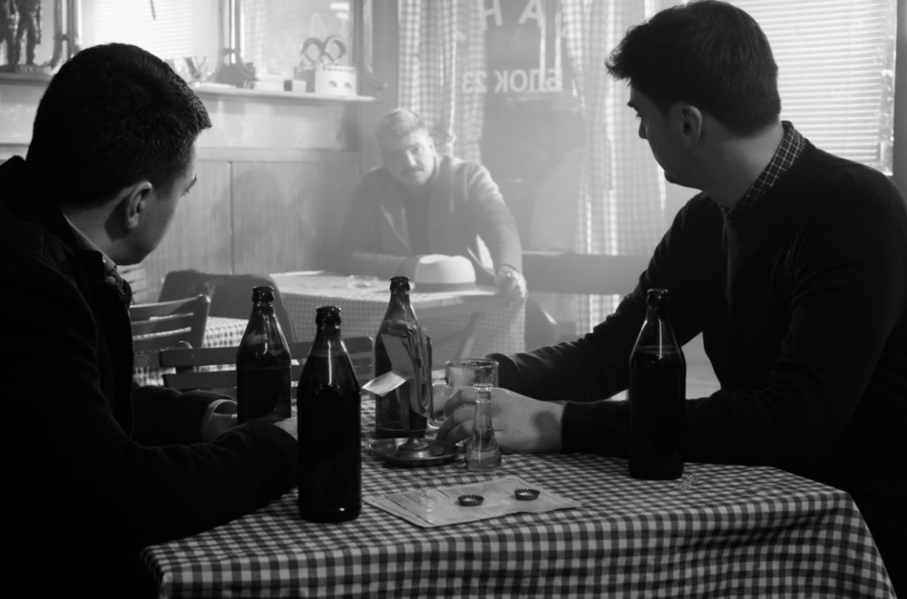 Foto-ubod sa snimanja Partizanovog filma: Kafana, tim i poruka o povratku Otpisanih