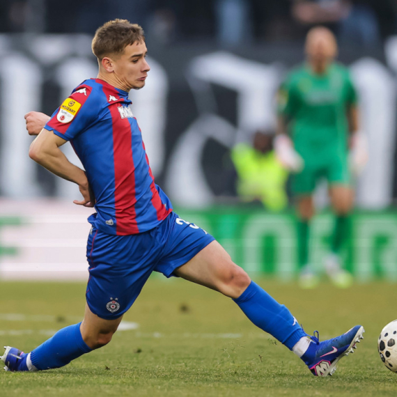 Olimpijakos gleda ka deci Partizana i Zvezde