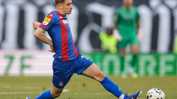 Olimpijakos gleda ka deci Partizana i Zvezde