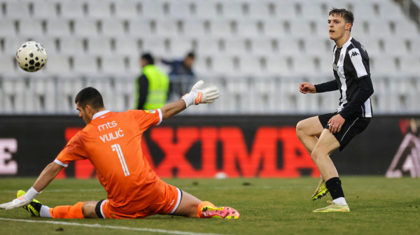 Partizan kida živce navijačima!