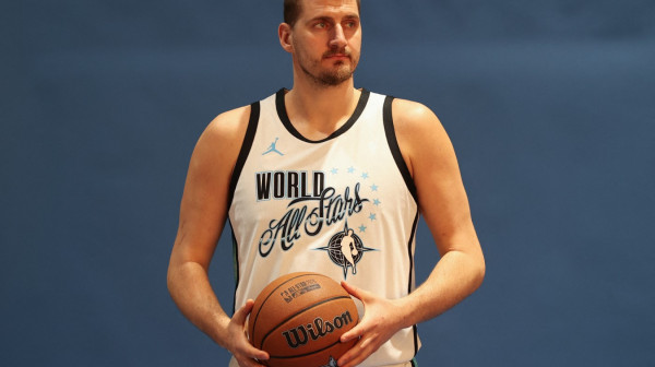 Da li znate ko je u Jokićevoj idealnoj petorci?