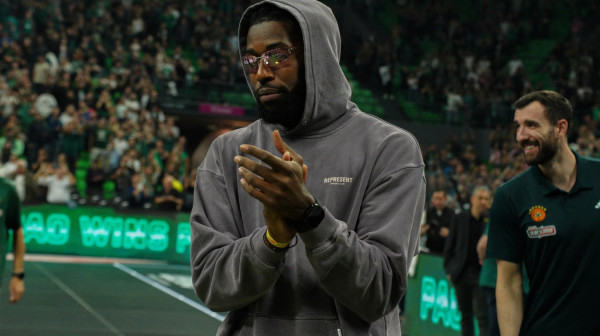 Navijači Panatinaikosa slave Lesora posle sramnog poteza VIDEO