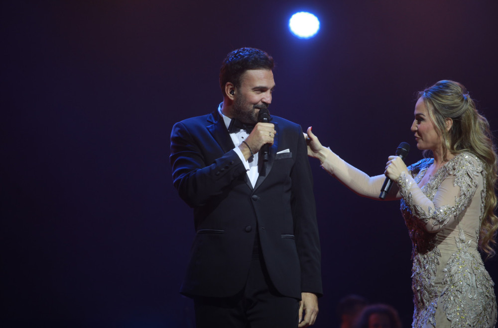 Veče ljubavi i emocija: Jelena Tomašević i Ivan Bosiljčić oduševili Beograd FOTO/VIDEO