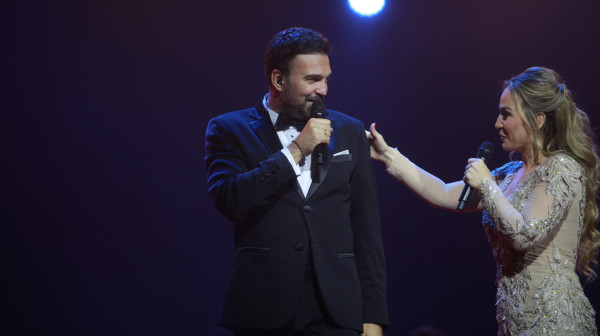 Veče ljubavi i emocija: Jelena Tomašević i Ivan Bosiljčić oduševili Beograd FOTO/VIDEO