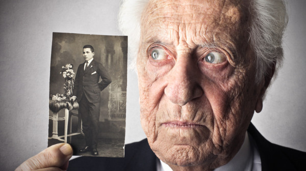 Zašto proces starenja naglo ubrzava između 44 i 60 godina? Kako sat da vratimo nazad FOTO