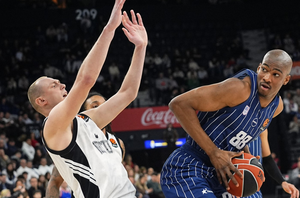 Efes produžio saradnju sa centrom