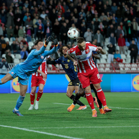 Lil se "namešta" Zvezdi – katastrofalna nova godina