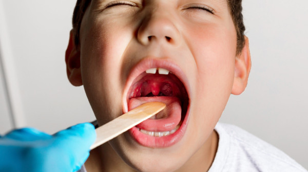 Zašto dolazi do komplikacija kod operacija krajnika? Specijalista ukazuje na dve bitne razlike VIDEO