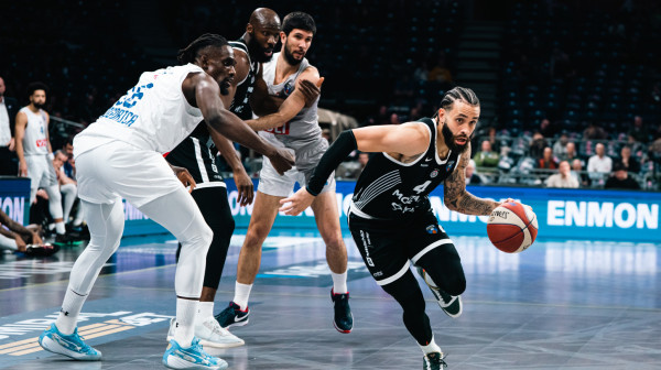 Penjaroja pobesneo na Vašingtona!