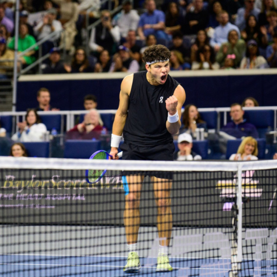 Šelton osvojio Dalas!