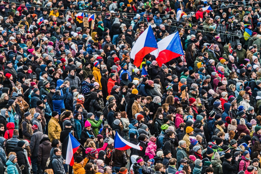 Masovni protesti širom Češke: Građani stali uz predsednika FOTO