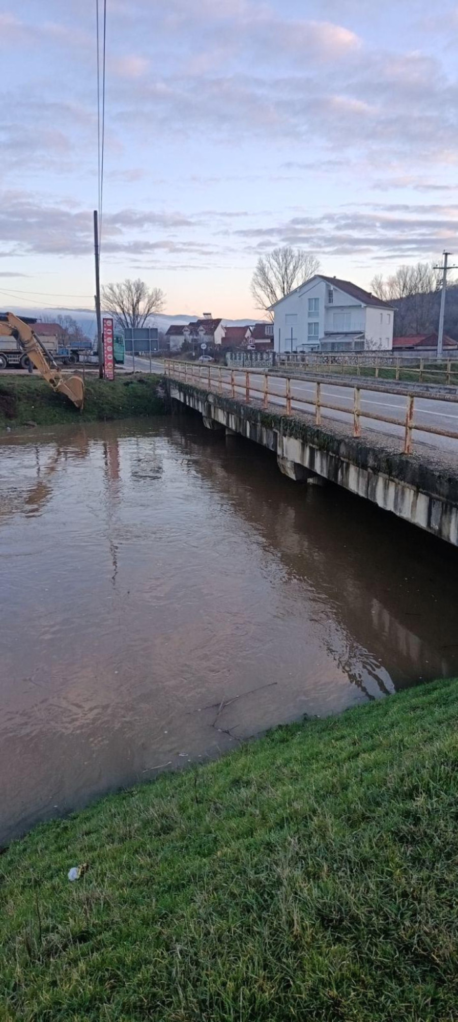 Nagli porast vodostaja: Uvedene vanredne mere kod Vranja i Zaječara FOTO