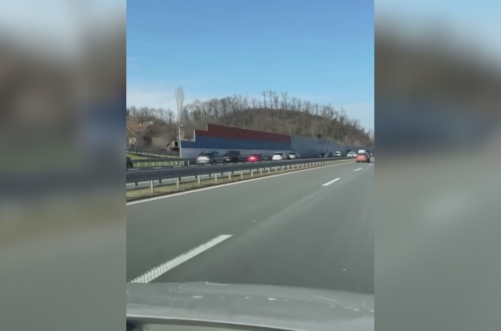 Uznemirujuće scene na auto-putu: Nestrpljivi vozači krenuli da voze u suprotnom smeru VIDEO