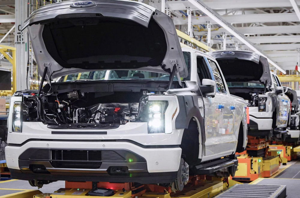 Ford naglo promenio planove: Radnici besni, 1.600 ostalo bez posla