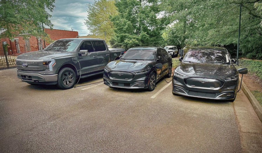 Ford naglo promenio planove: Radnici besni, 1.600 ostalo bez posla