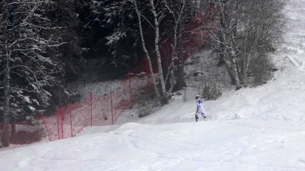 Favorit za zlato diskvalifikovan, bacio štapove i otišao u šumu da plače VIDEO