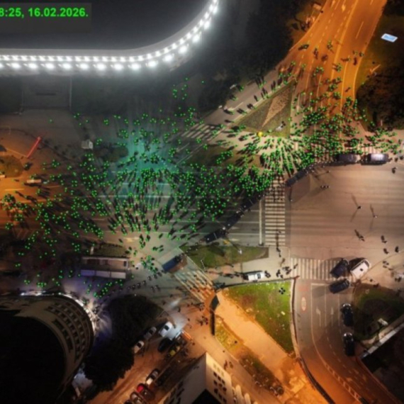 Blokaderi autobusima stigli u Novi Sad: Pogledajte koliko ih se okupilo FOTO