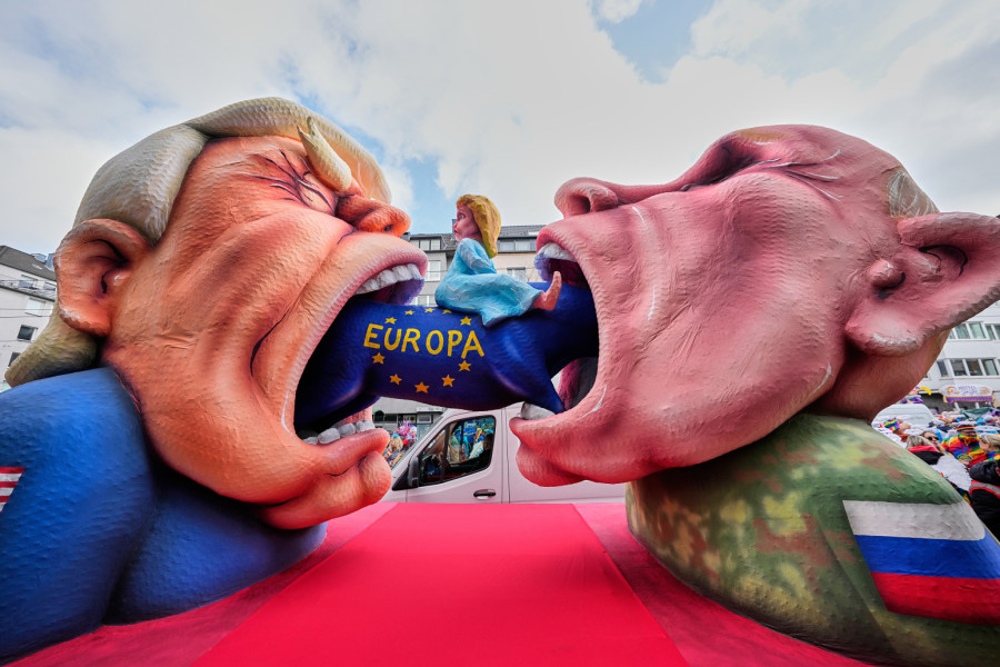 Svet u očima satiričara: Tramp i Putin gutaju Evropu, NATO poljupci na zadnjici američkog lidera FOTO