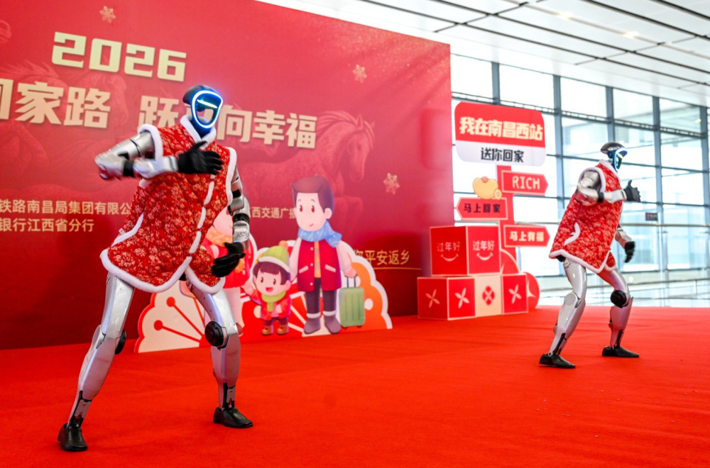 Spektakl u Kini: Roboti sa mačevima i nunčakama oduševili publiku VIDEO