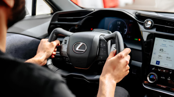 Lexus uvodi upravljanje budućnosti – bez mehaničke veze sa točkovima FOTO