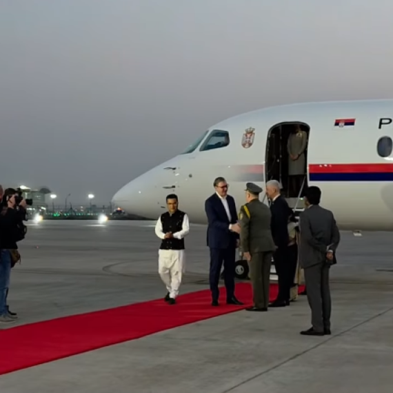 Vučić stigao u Nju Delhi: "Srbija na najvažnijem globalnom skupu posvećenom tehnologijama" VIDEO