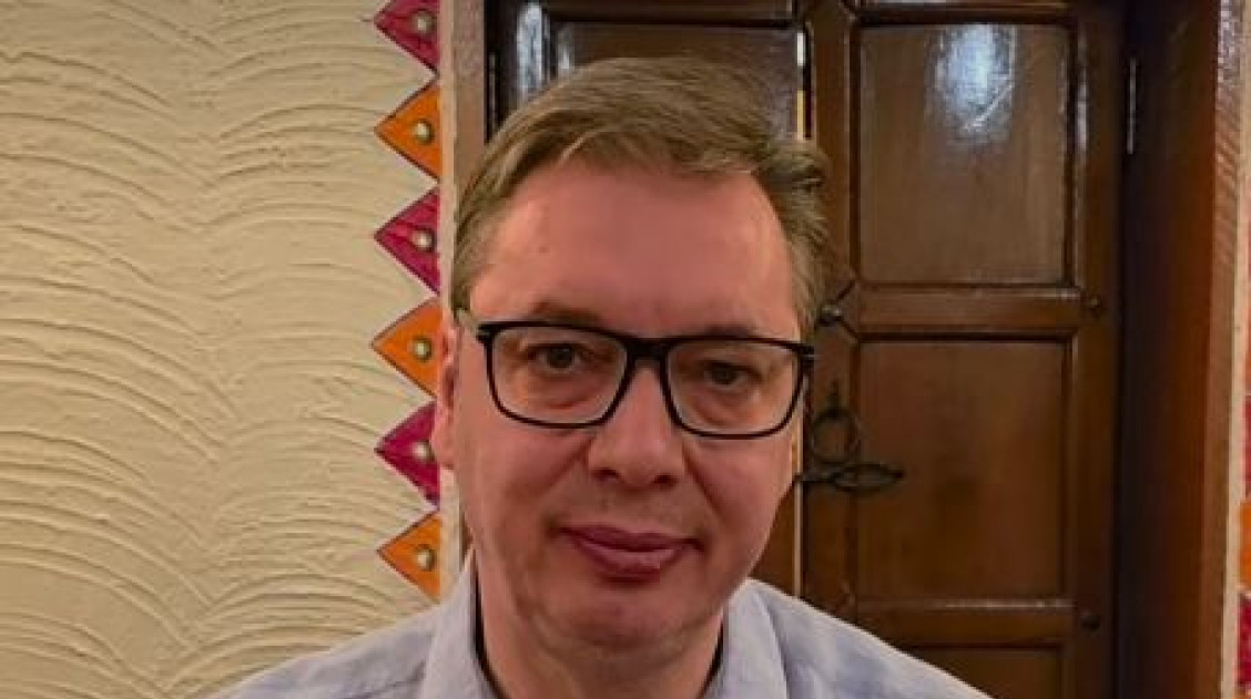 Vučić u Indiji: "Rekli su da je ovo specijalitet, sve je ljuto; Bavićemo se budućnošću Srbije" VIDEO