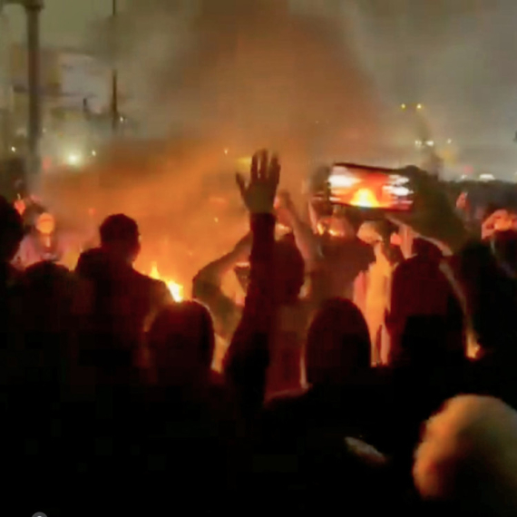 Iran ponovo u plamenu; Demonstranti skandirali "Smrt Hamneiju" VIDEO