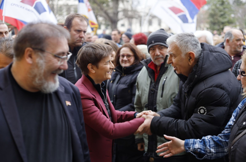 Brnabić posetila Šid: Svakoga dana i na svakom mestu branićemo Srbiju od ideologije mržnje FOTO
