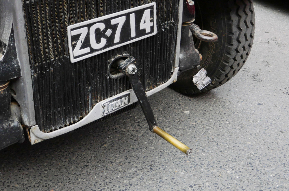 Da li ste znali? Automobil koji se palio na kurblu prodavao se sve do 1997.