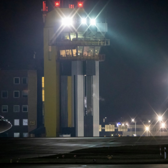 Panika na nebu: Aerodrom ponovo zatvoren FOTO