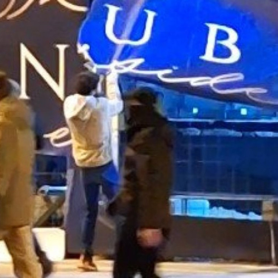 Malobrojni blokaderi ponovo divljali u Beogradu: pogledajte snimke uništavanja VIDEO