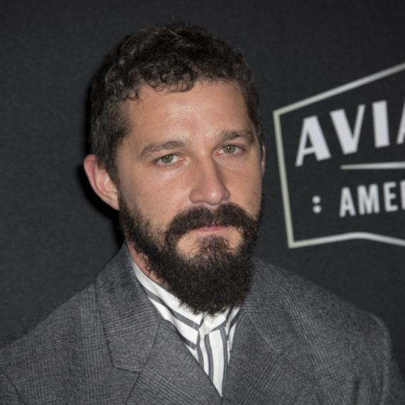 "Prebićemo te": Isplivao strašan snimak, glumac leži na zemlji, dvojica ga udaraju VIDEO