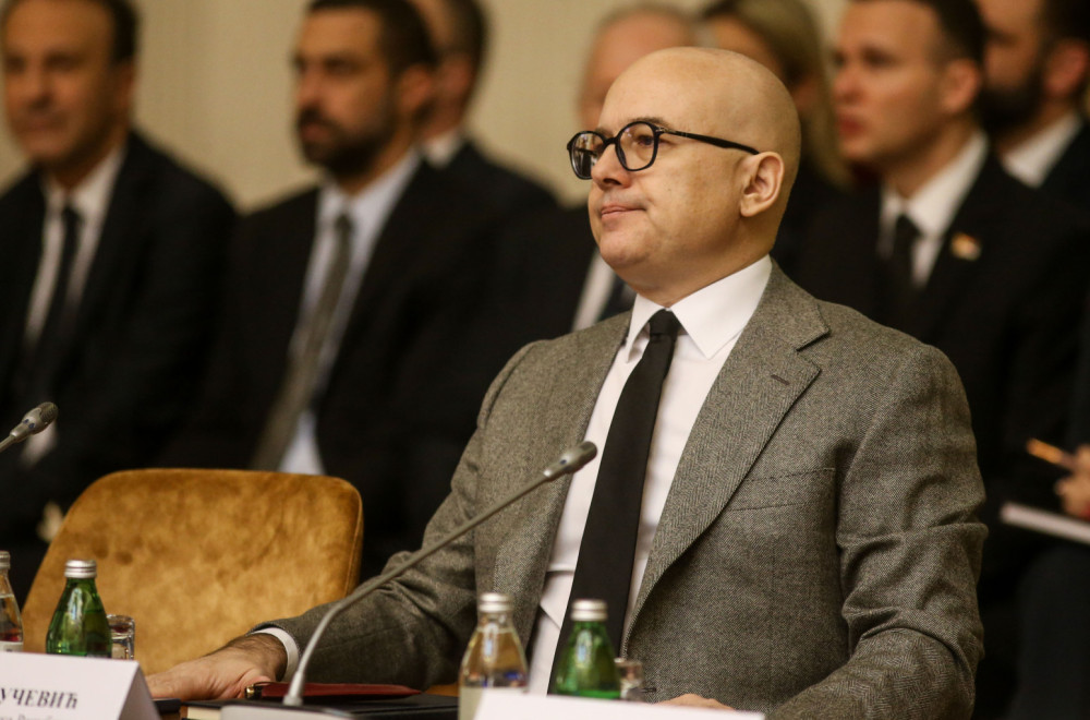 Aljbin Kurti izveo vojsku na ulice Prištine; Vučević: Još jedan šamar međunarodnom pravu i gaženje povelje UN