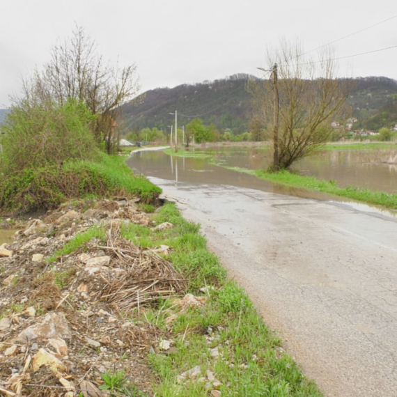 Obilne padavine napravile problem: Izlila se reka kod Čačka