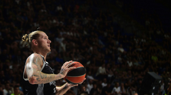 Neočekivani obrt – Osetkovski može da igra za Partizan!