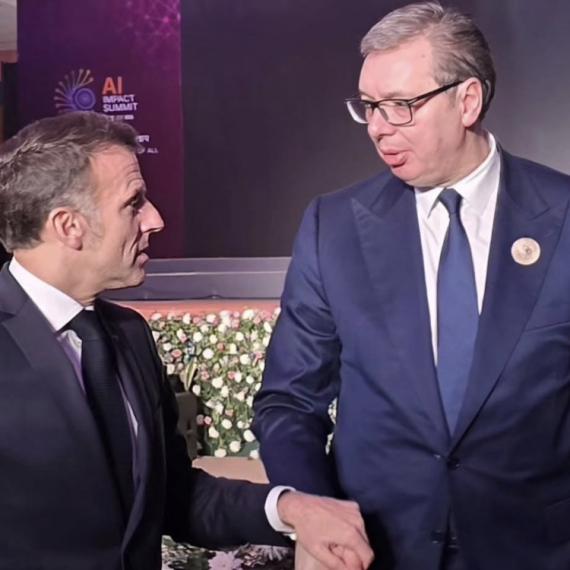 Vučić iz Nju Delhija: Dugo sam razgovarao sa Makronom; Plenković kaže da vojni savez nije uperen prema Srbiji