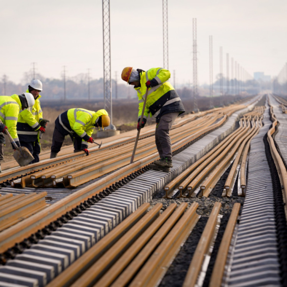 Poznato kada će biti završena pruga do Ekspa: Uskoro nabavka devet novih vozova FOTO
