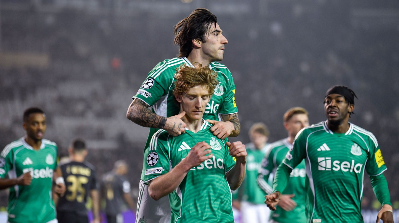 Njukasl ponizio Karabag – Gordon dao 4 gola za poluvreme! VIDEO