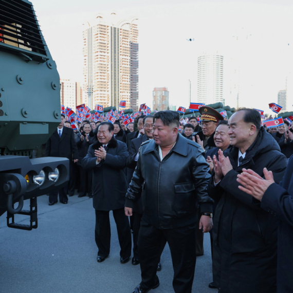 Severna Koreja predstavila nove raketne bacače: Mogu da nose nuklearno oružje