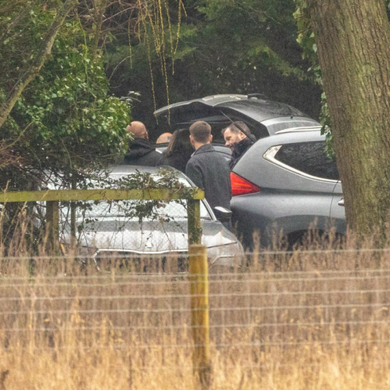 Objavljeni prvi snimci hapšenja bivšeg princa Endrjua FOTO