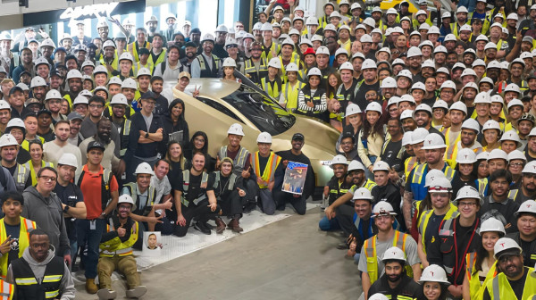 Prvi Tesla Cybercab sišao sa trake, Mask potvrdio i cenu FOTO