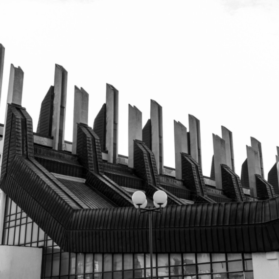 Skandal na Novoj: Voditelji čestitali dan proglašenja nezavisnosti tzv. Kosova, pa ismejali Srbiju VIDEO