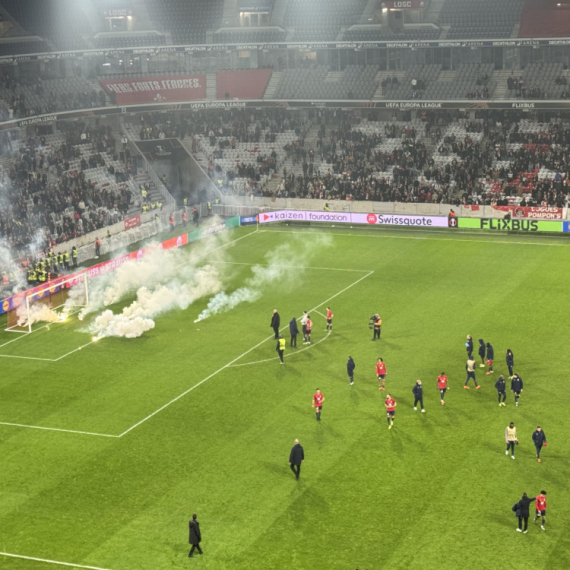 Zvezda "izazvala" haos: Navijači Lila poludeli posle poraza! VIDEO