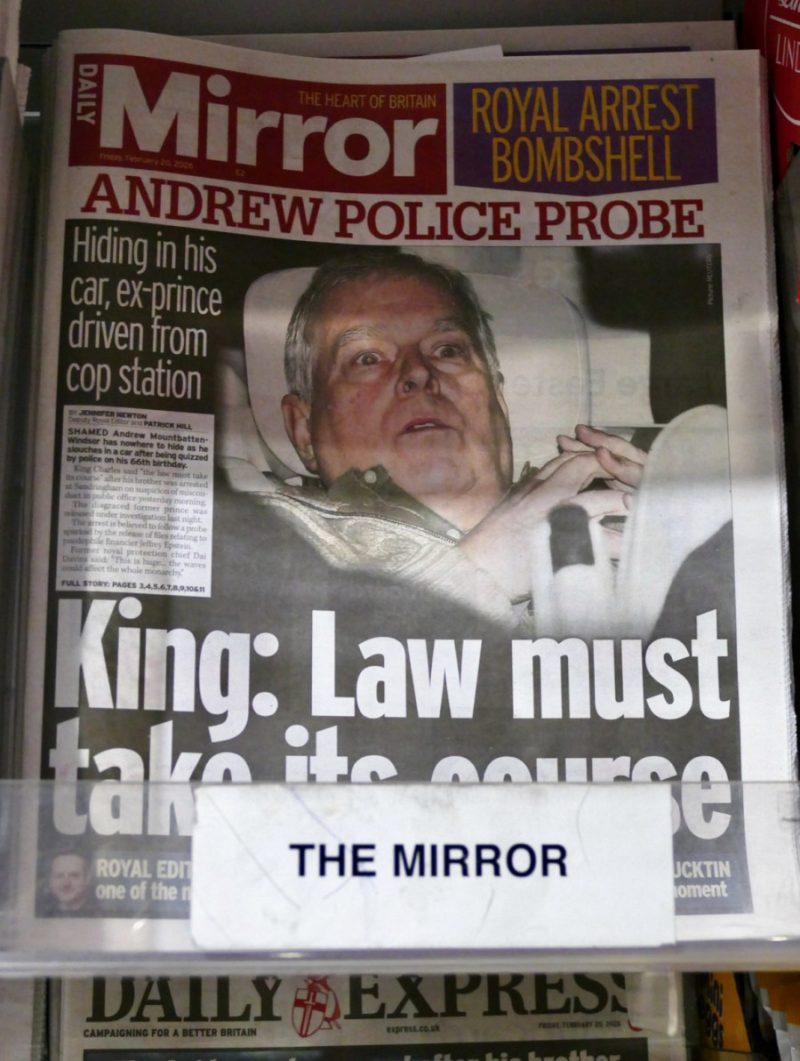 Isplivale nove fotografije bivšeg princa Endrjua i jezive su: Na njima je dete FOTO