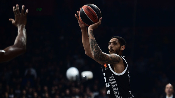 Neslavan debi Pejna za Filadelfiju VIDEO