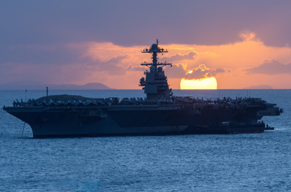 Najveći nosač aviona se opasno približava... FOTO/VIDEO